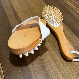 MonAy Wooden Hair Brush and Scalp Massager - White